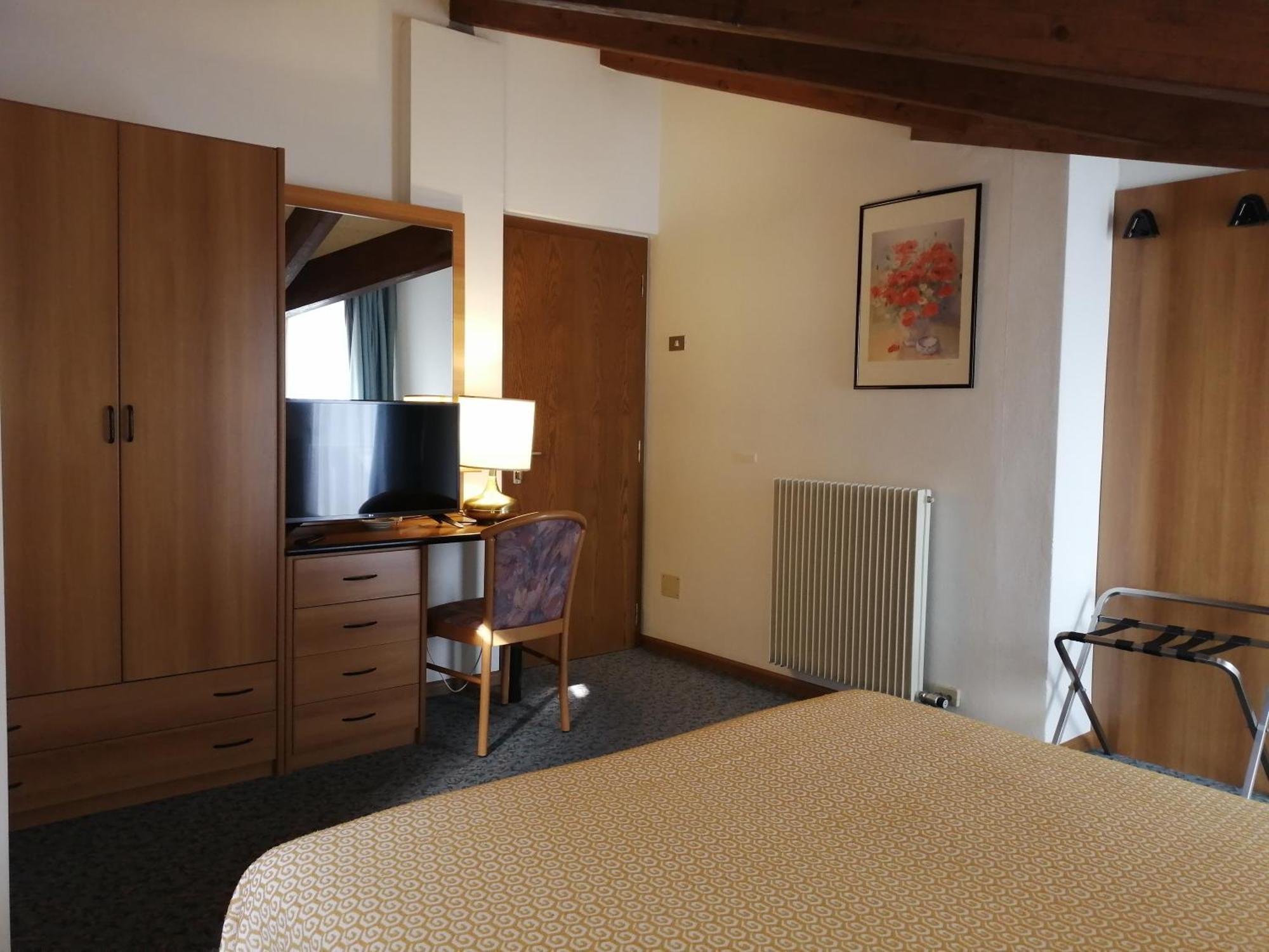 Albergo Stella Alpina Molveno Exterior photo
