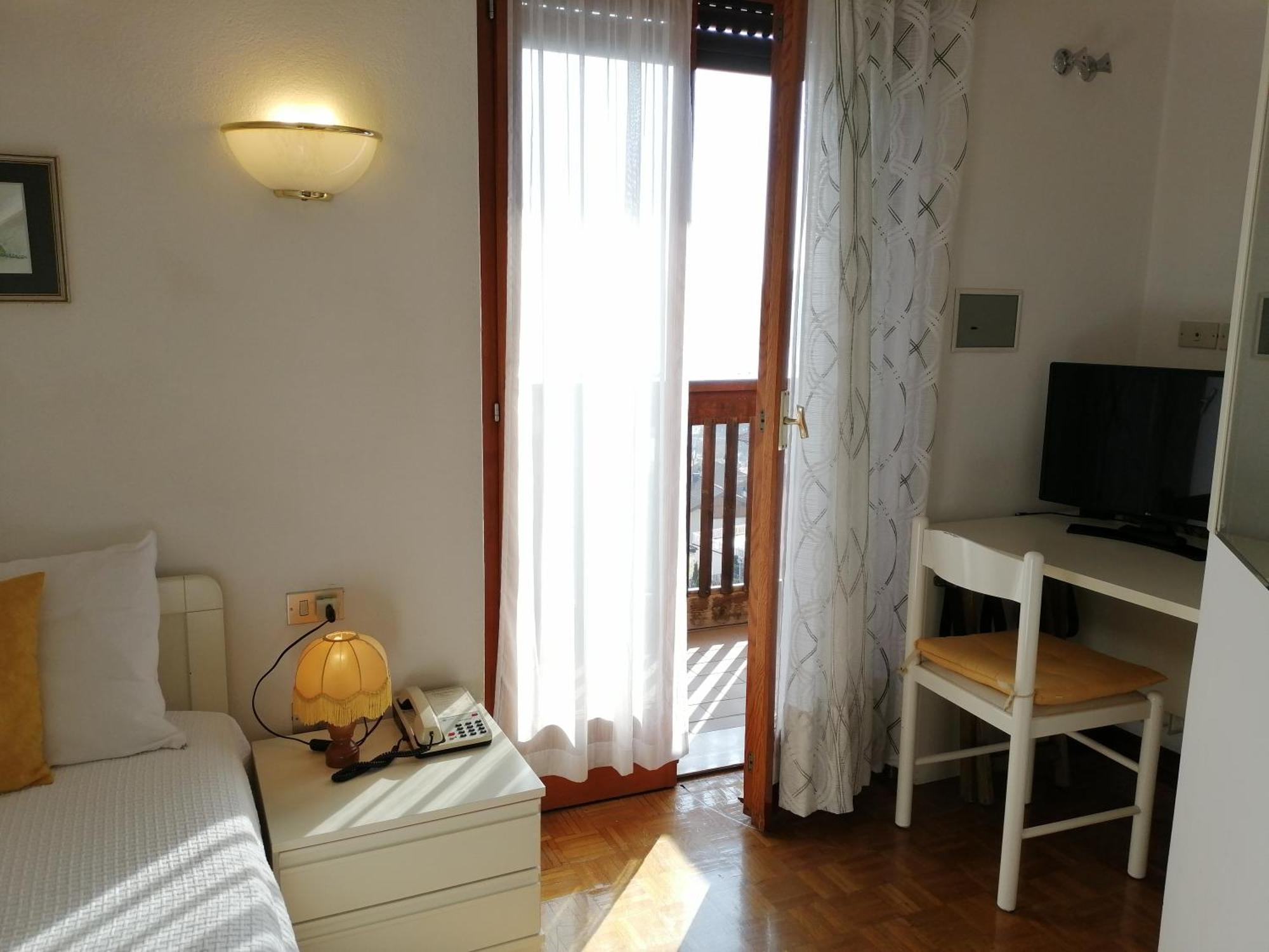 Albergo Stella Alpina Molveno Exterior photo