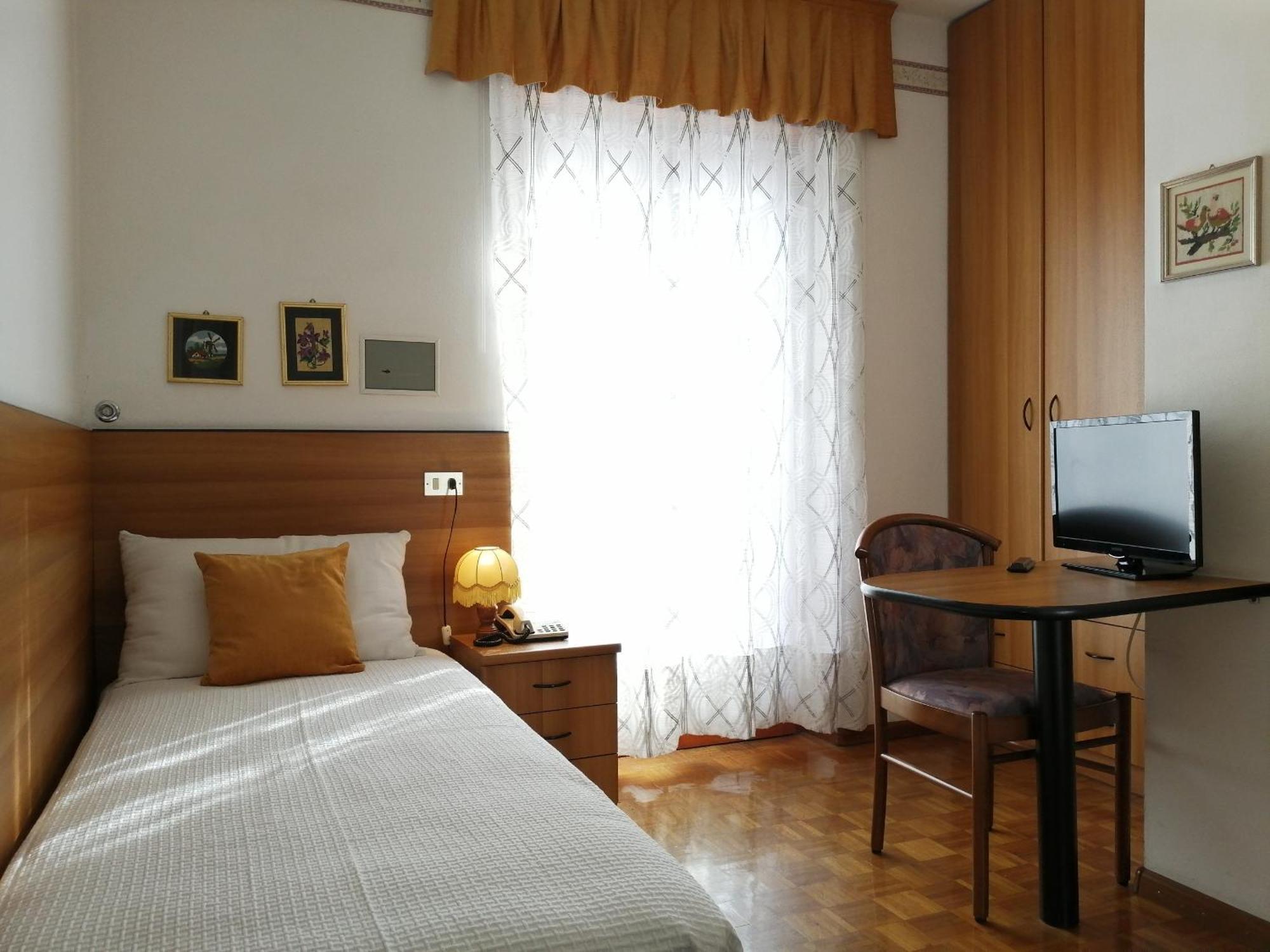 Albergo Stella Alpina Molveno Exterior photo