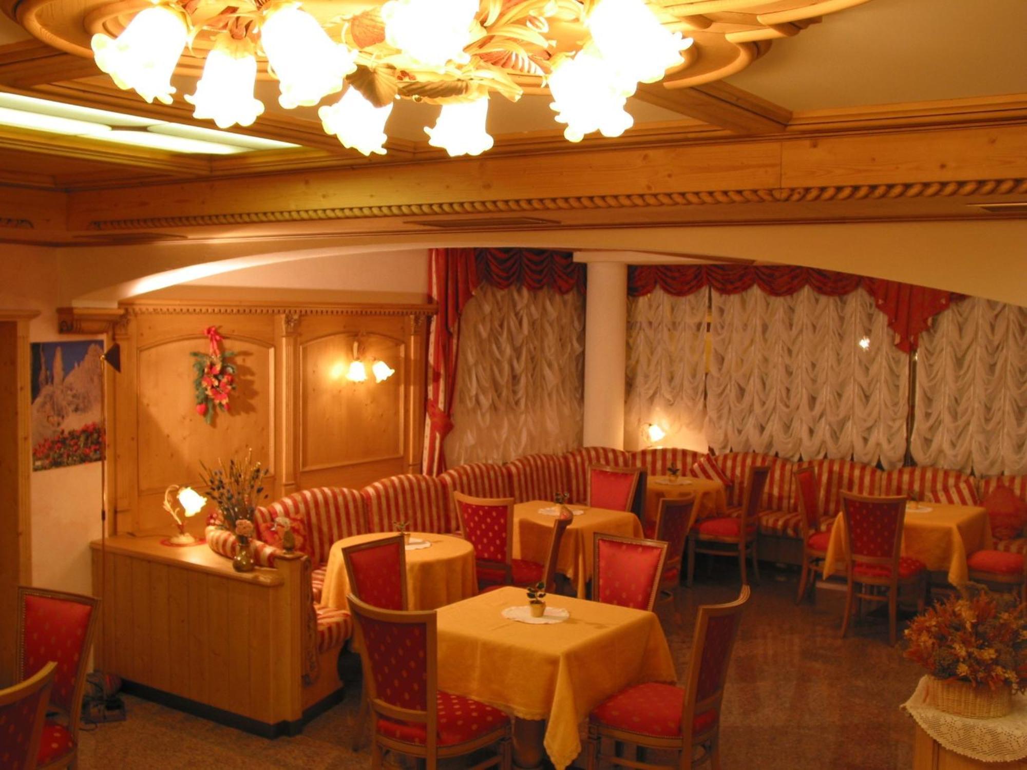 Albergo Stella Alpina Molveno Exterior photo