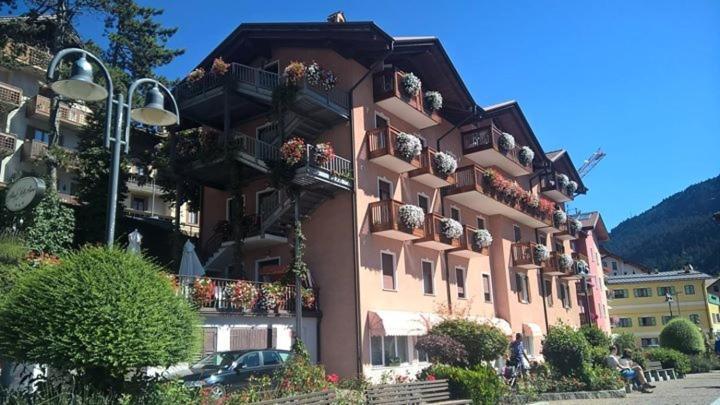 Albergo Stella Alpina Molveno Exterior photo